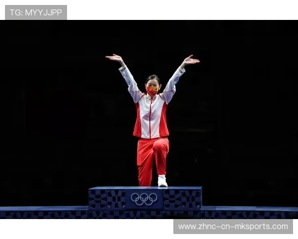 世界冠军在领奖台上跳舞成名场面