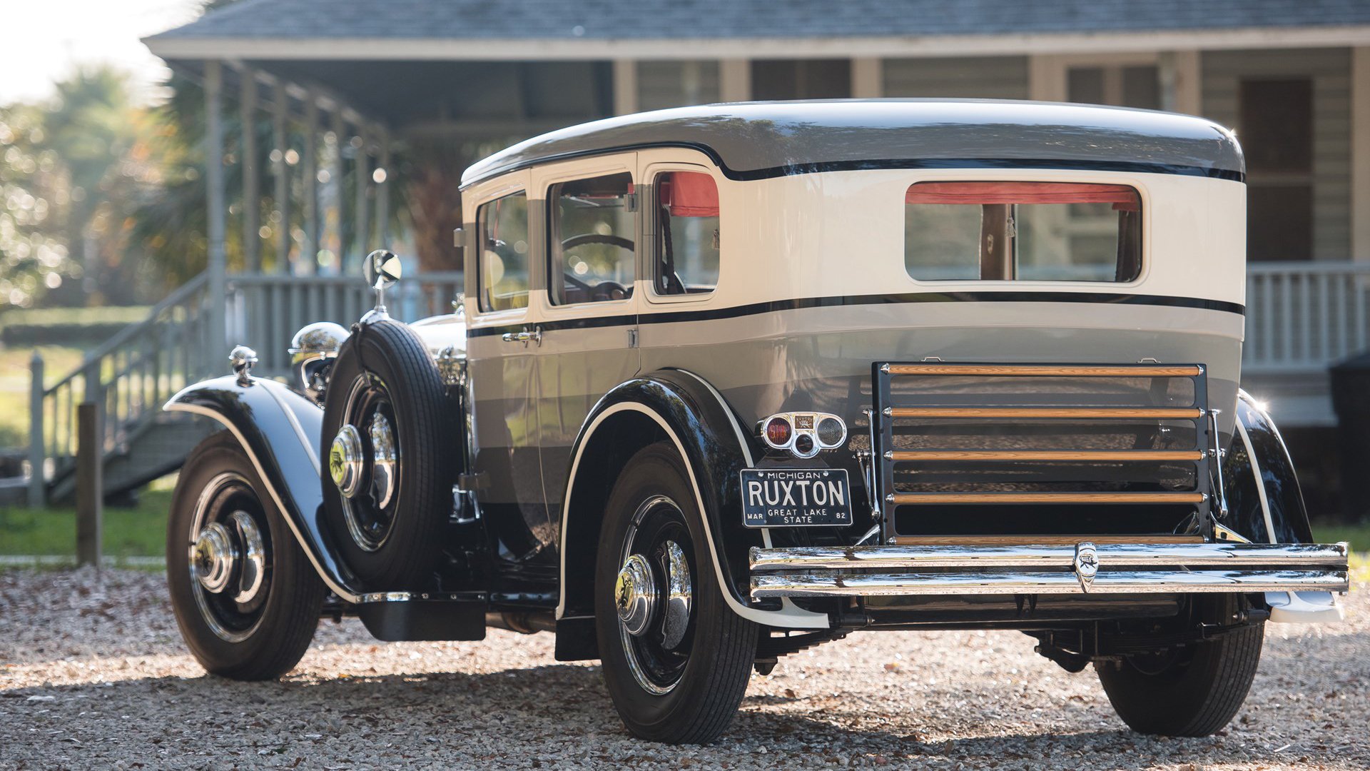 恩多耶-布鲁阿尔赛场表现引发媒体关注，恩多尔篮球