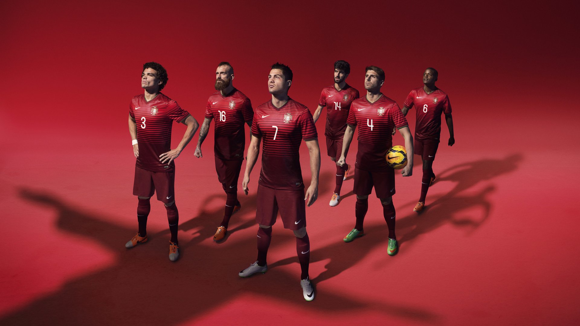 主帅表示希望球队保持饥饿感任何阶段都不能掉以轻心,希望球队胜利的句子